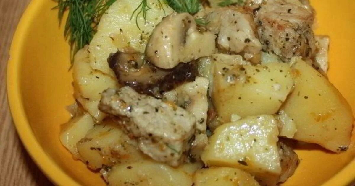 Свинина с грибами в сметанном соусе. Гречка с шампиньонами в мультиварке. Картофель с шампиньонами в мультиварке. Свинина с грибами в мультиварке. Жаркое со свининой и грибами.