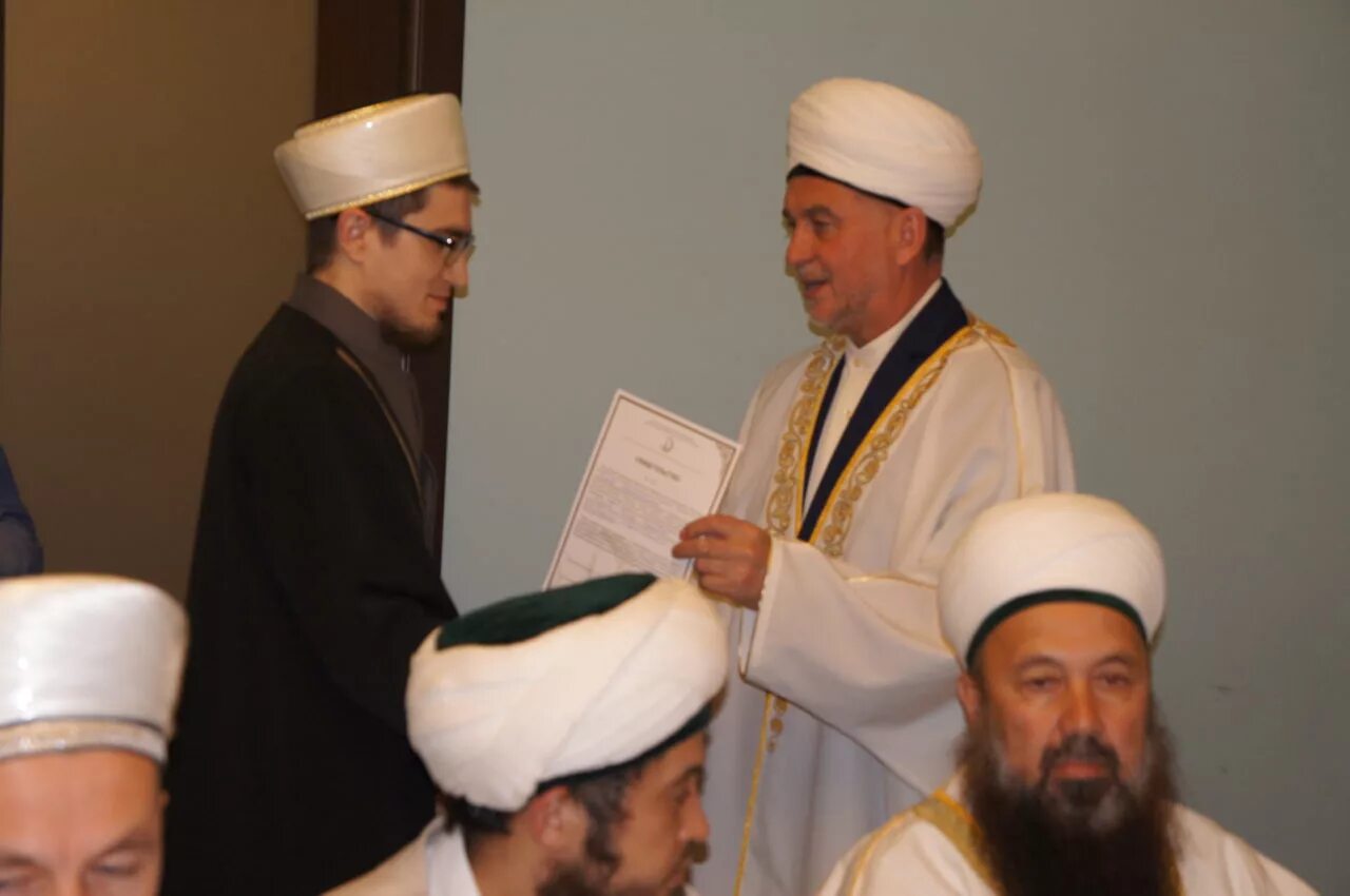 хазрат набережные челны. альфас хазрат гайфуллин. малик хазрат набережные челны. мухтасибат набережные челны. мечеть нур ихлас набережные челны.