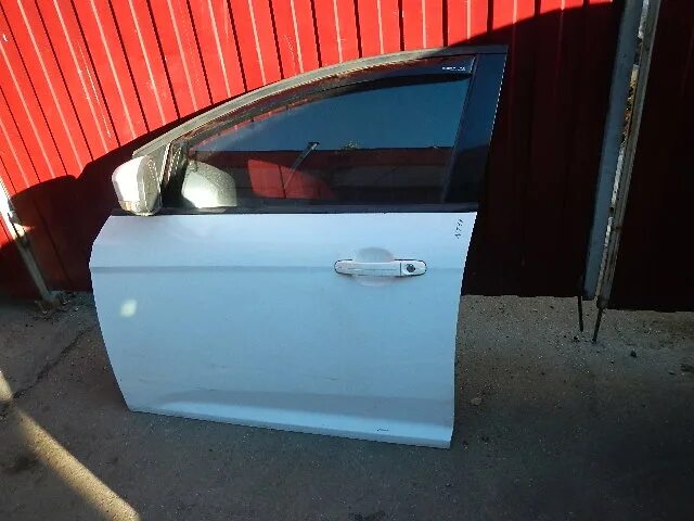 передняя дверь форд фокус 1. дверь передняя фокус. дверь передняя правая форд фокус 3 2011 года. дверь передняя правая форд фокус 3 2011 года. Ford focus 1 дверь передняя левая.