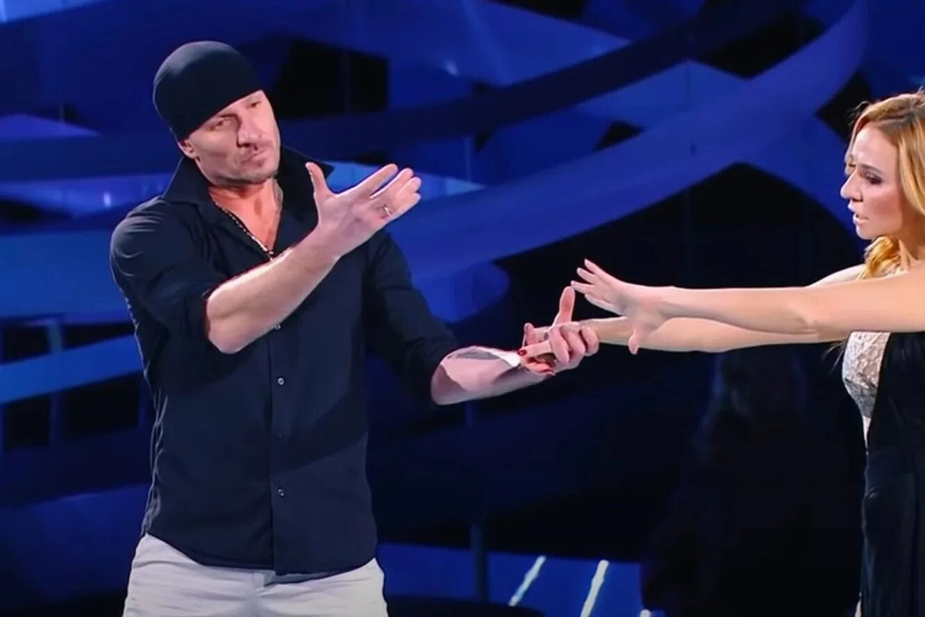 Что случилось с костомаровым сегодня последние. Роман костомаров ледниковый период. Роман костомаров олимпийский чемпион. Роман сергеевич костомаров. Что случилось с костомаровым сегодня последние.