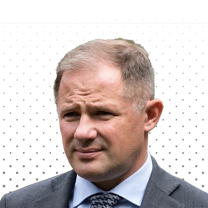 Коммерсант review. Губернатор бизнесмен. Леонид минец. Гапонов алексей волонтерское движение курск. Вадим кучер депутат.