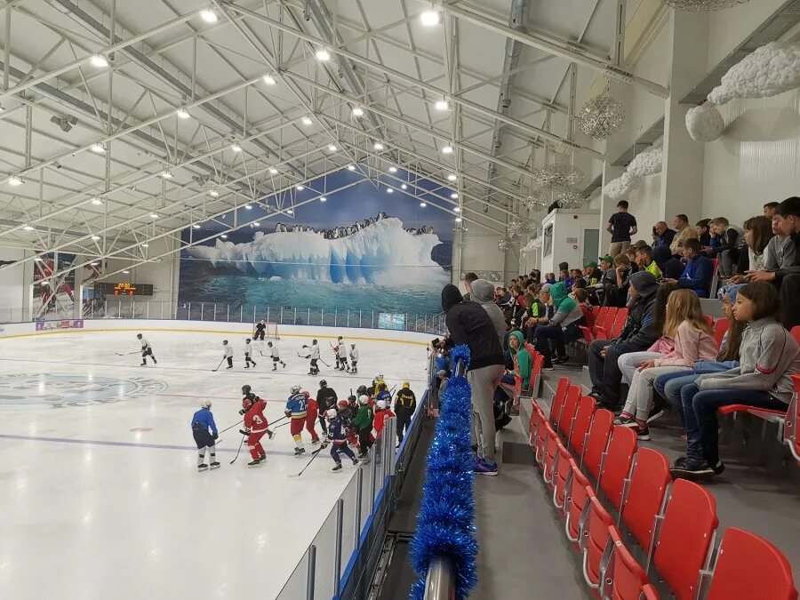 Айс арена ростов расписание. Ледовая Арена Ice Rink. Айс Арена Новомосковск. Яранск ледовая Арена. Строительство ледового дворца.