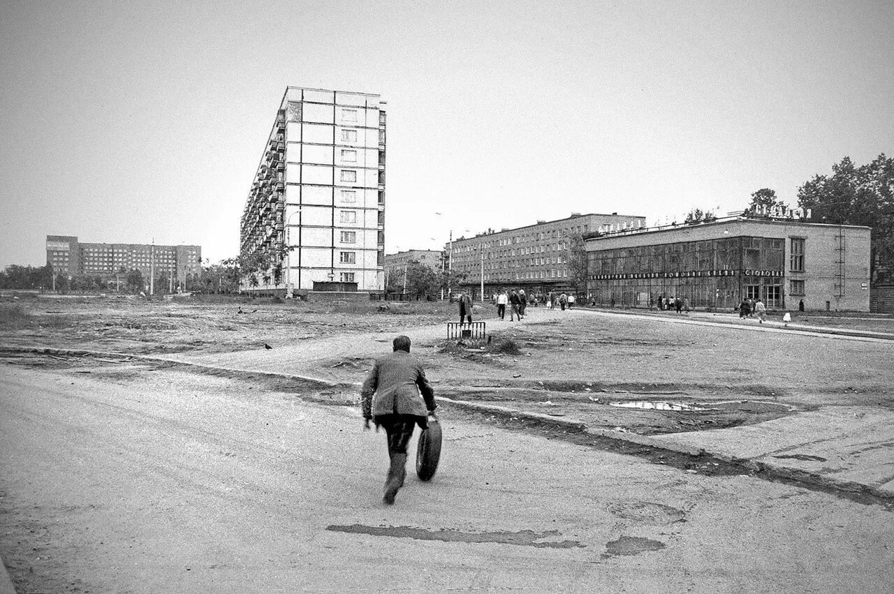 Троицкое поле Санкт-Петербург. Район Троицкое поле СПБ. Троицкое поле 80-90. Старая 332 школа Троицкое поле. Поселок веселый улица