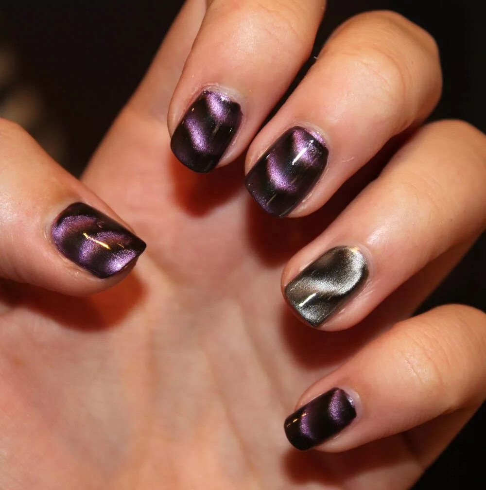 Френч кошачьим глазом фото. Маникюр кошачий глаз френч. Маникюр кошачий глаз со стразами. Маникюр кошачий глаз со стразами. Френч кошачьим глазом фото.