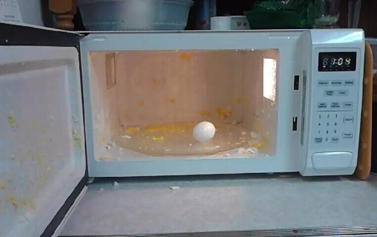 Как приготовить яйца в микроволновке. Микроволновка DL---\voo. Микроволновая печь Hi m020w01. Яйцо микроволновая печь. Яйцо в микроволновке.