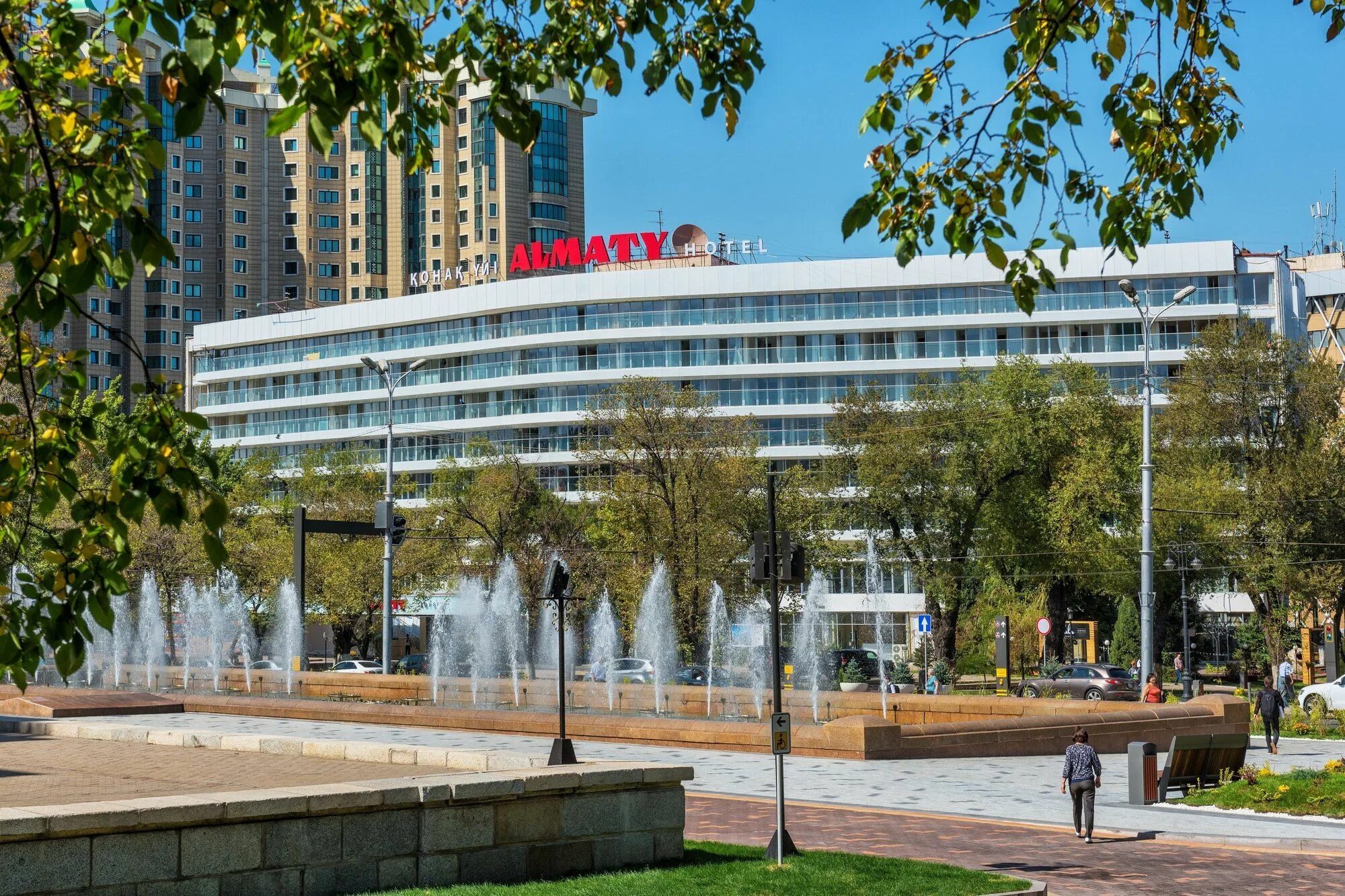 Almaty hotel. Гостиница «Казахстан» в Алма-Ате. Алма Аты гостиница. Almaty Hotel Almaty. Алма Ата отель Sheraton.