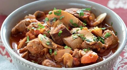 Мясо с грибами в казане