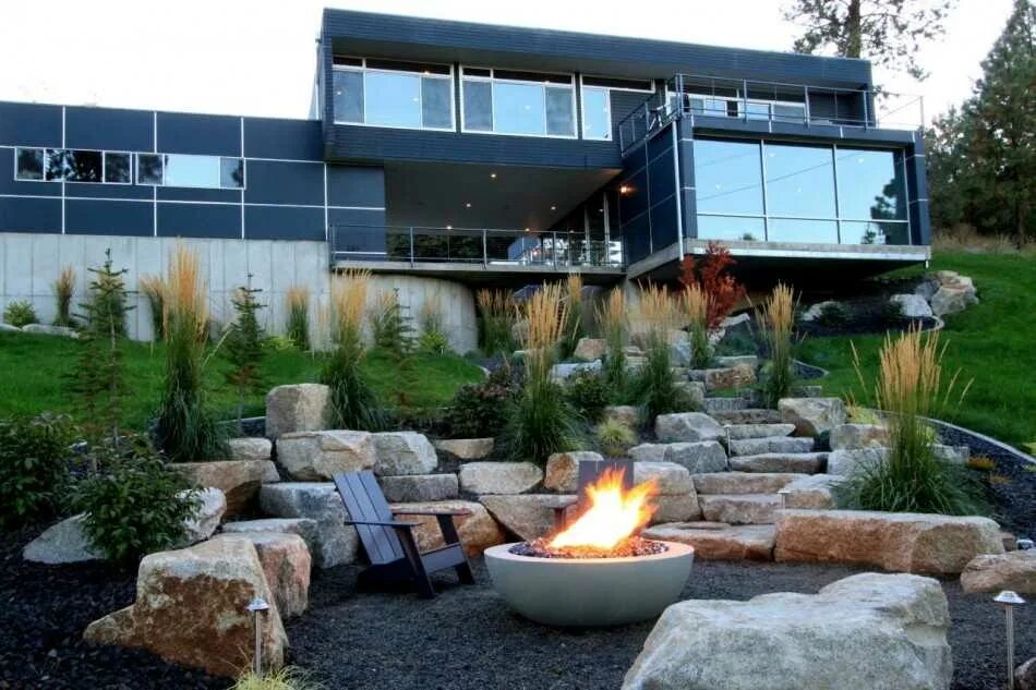 Кострище patio roca. Кострище patio roca. Уличная патио зона с костром. Очаг кострище в ландшафте. Кострище patio roca.