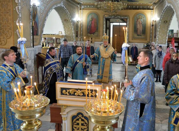 Утреня. Утреня с пением акафиста Пресвятой Богородице.. Утреня фото. Неделя акафиста Пресвятой Богородицы 2021. Церковь Святой Богородицы.