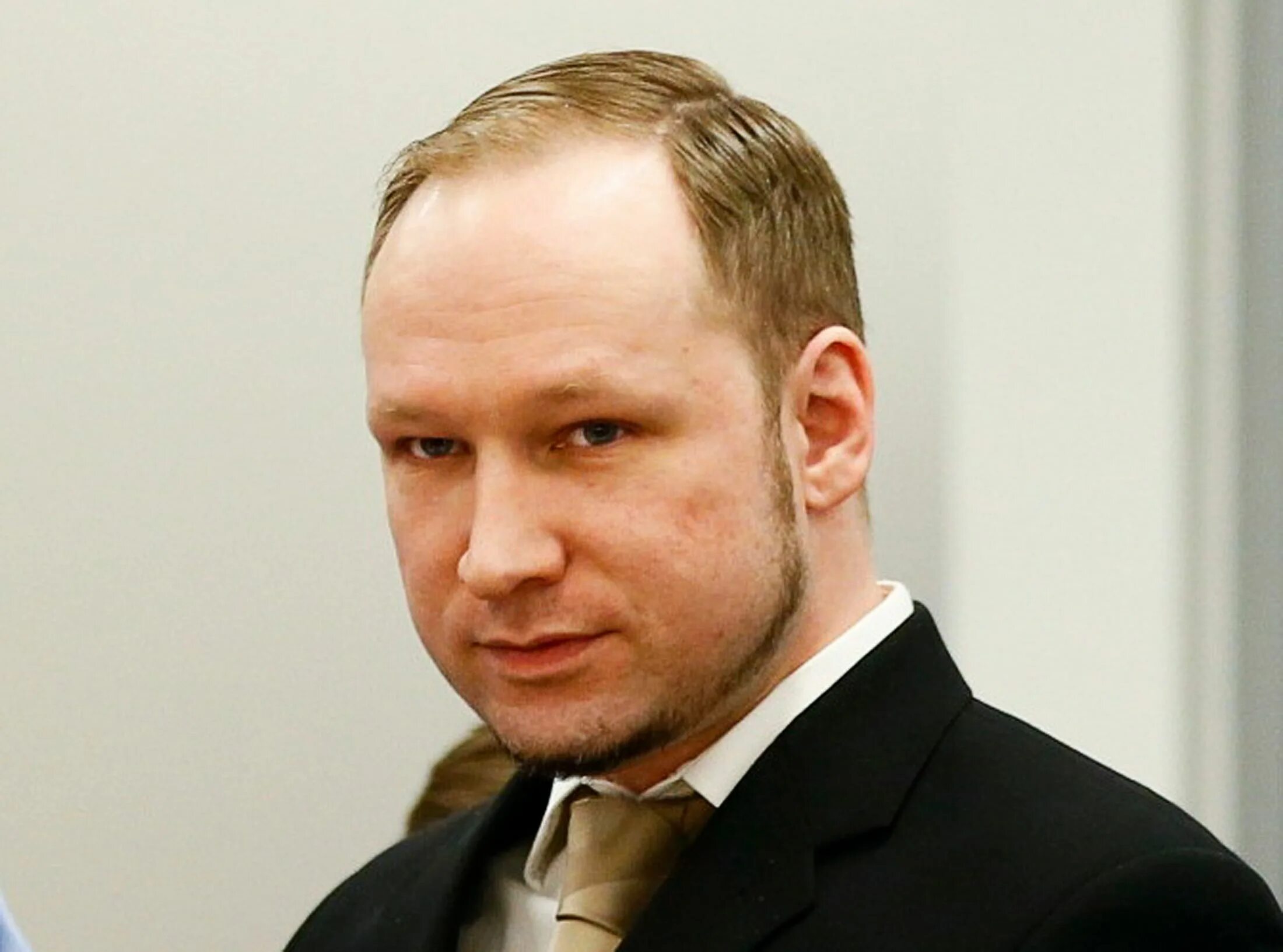 Андерс беринг брейвик что сделал. Андерс беринг брейвик. Андреас брейвик 2021. Андерс беринг брейвик. Норвежский террорист андерс брейвик.
