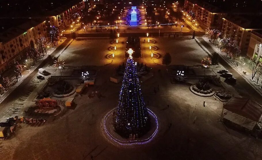 Бобруйск ночью. Елка в бобруйске. бобруйск фото. бобруйск зима.