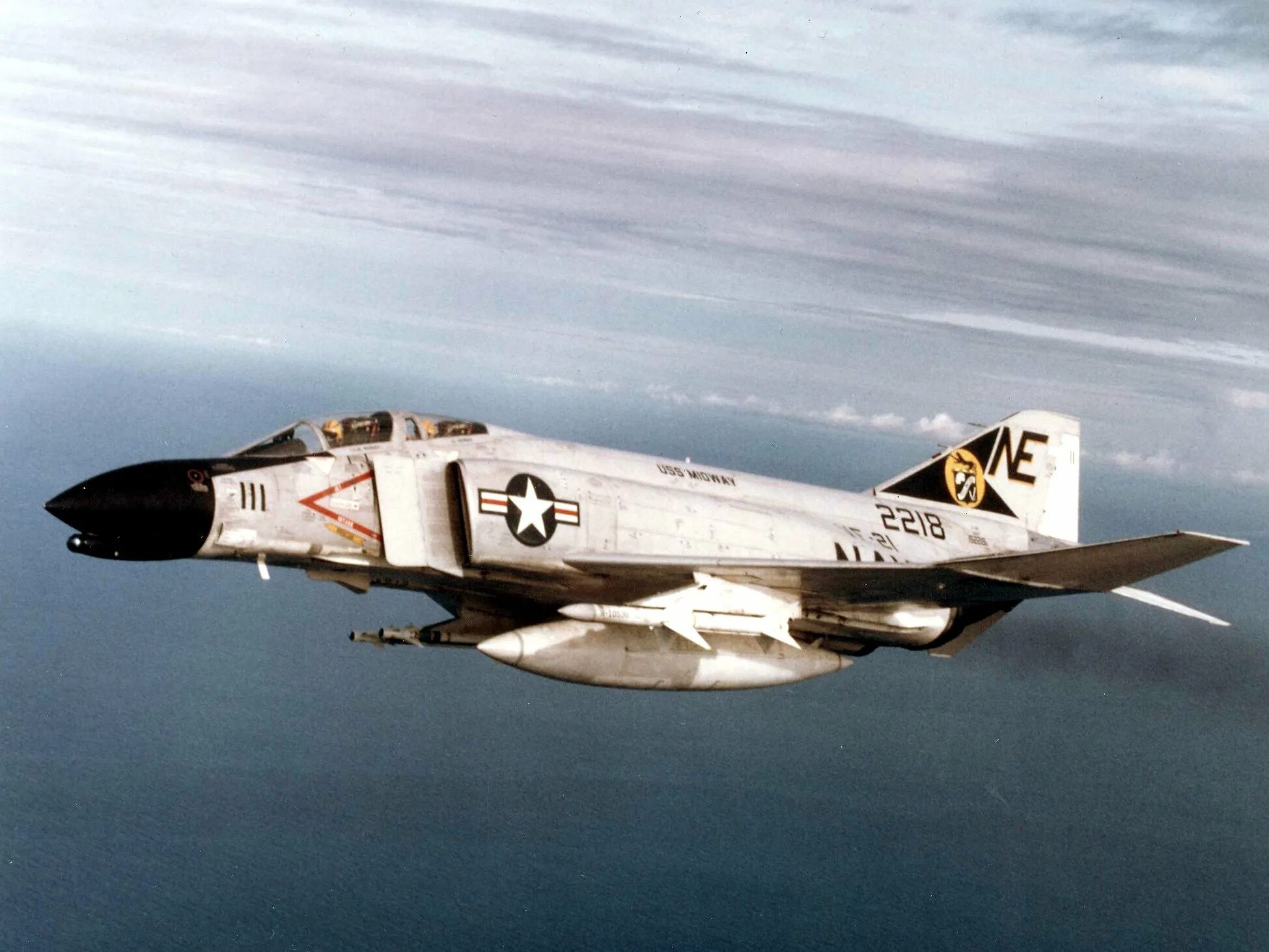 F4c - phantom vietnam. F-100 super sabre напалм. Американские самолеты вьетнам. Skyraider вьетнам. Ad-4 skyraider во вьетнаме.