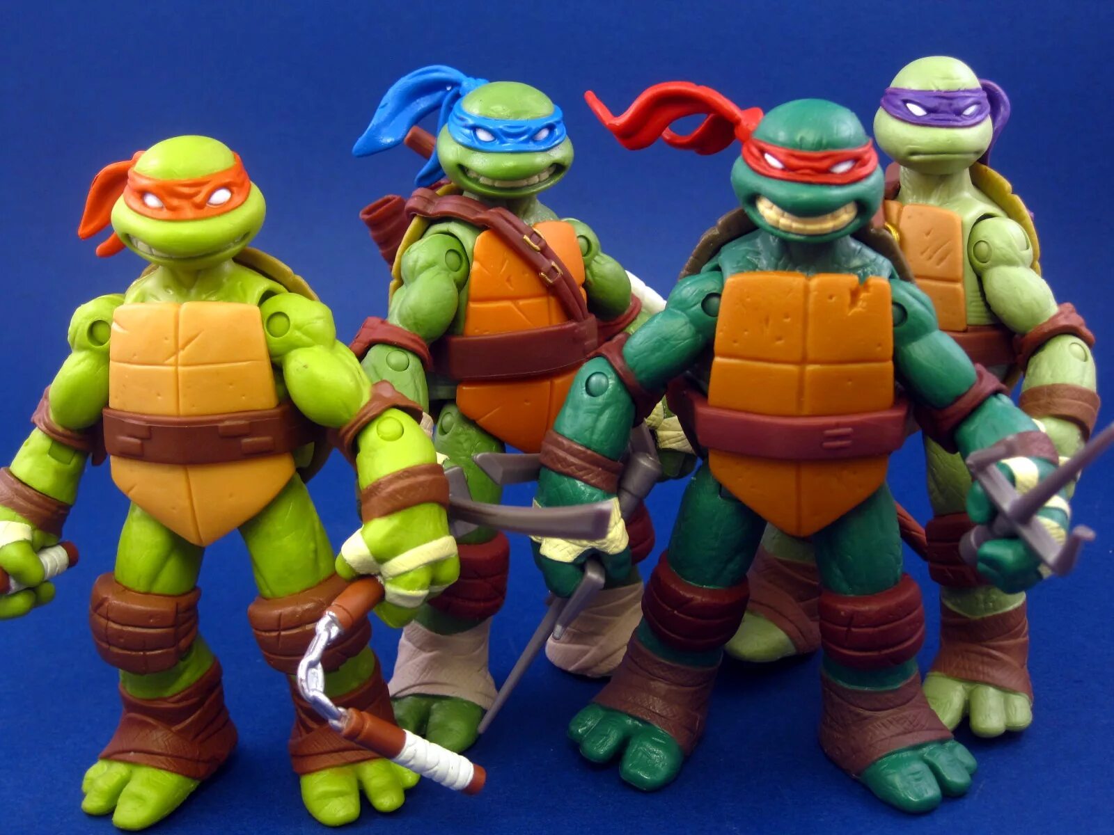 Черепашки ниндзя лепить. Пластилиновые черепашки ниндзя. Пластилиновые черепашки ниндзя. Фигурки из пластилина черепашки ниндзя. Слепить черепашку ниндзя донателло.