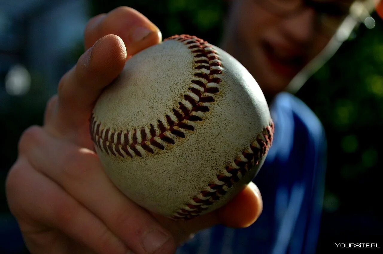 Бейсбольный мяч. Мяч для бейсбола. Мяч для Софтбола. Бейсбольный мяч кожаный. Baseball ball