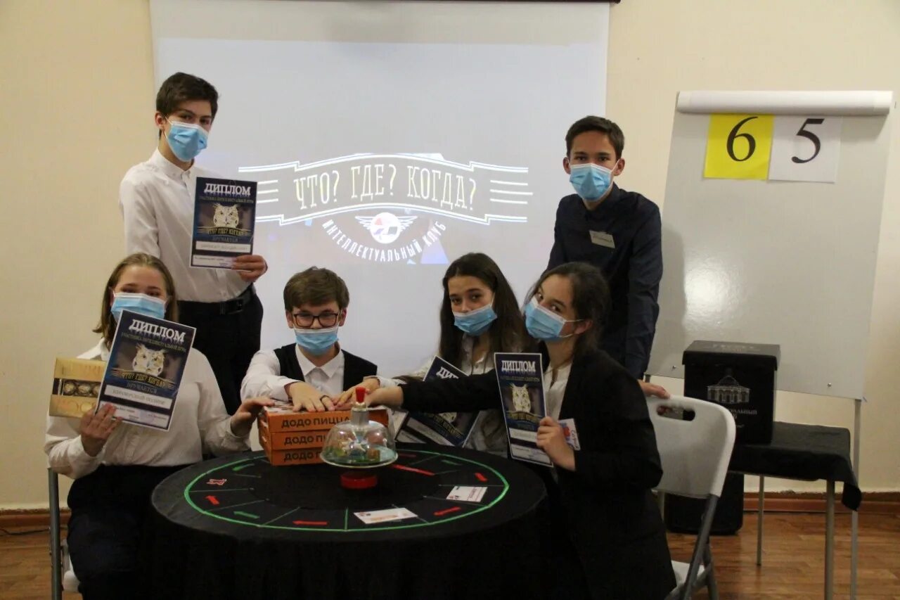 Включи интеллектуальные игры. Интеллектуальная игра для молодежи. интересные интеллектуальные игры. тематика интеллектуальных игр. семейная интеллектуальная игра.