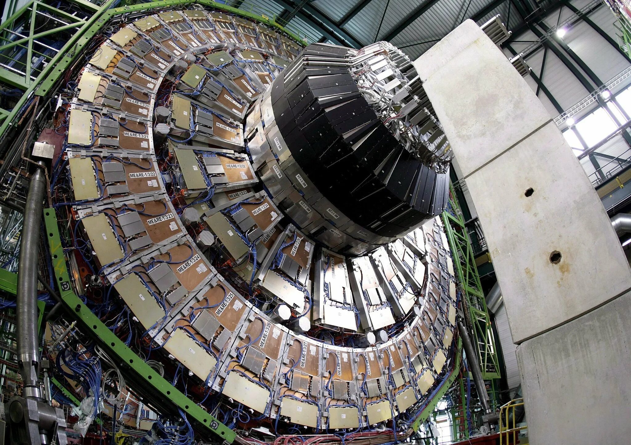 Большой адронный коллайдер ЦЕРН. Адронный коллайдер бак. ЦЕРН Швейцария. Бак большой адронный коллайдер. Андроидный коллайдер это