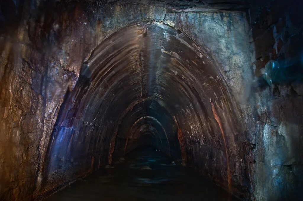 Диггеры субкультура катакомбы. Диггерство. Диггерство в москве метро. Московское метро диггерство. Диггерская экскурсия.