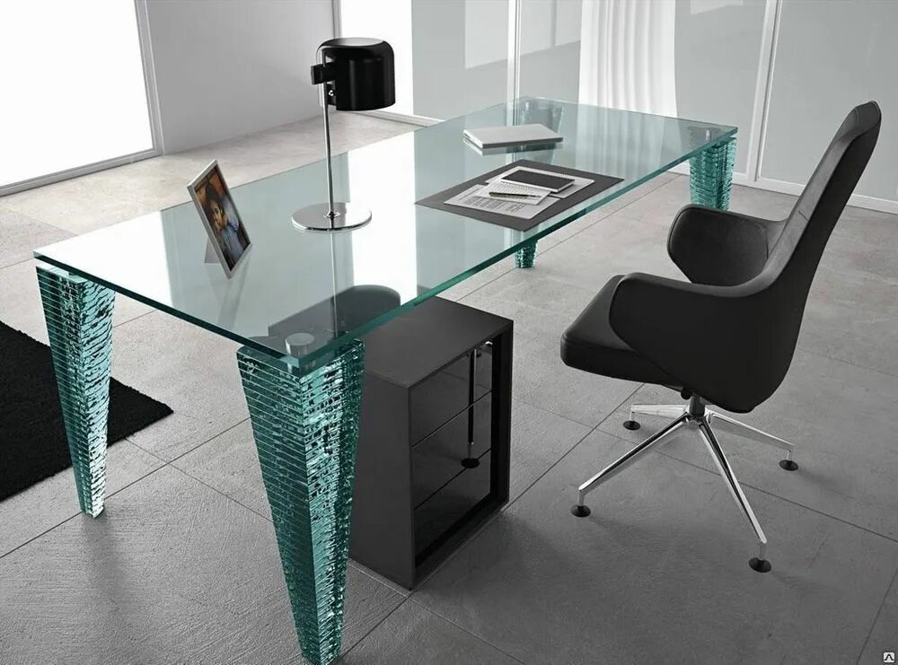 Мебельное стекло купить. Угловой стеклянный стол FS-7140. Стол из стекла. Стеклянная мебель. Стеклянная мебель в интерьере.