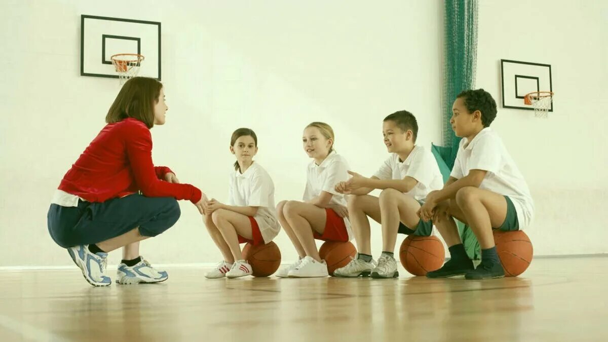 Мотивация старших школьников. Урок физкультуры. Школьники на физкультуре. Урок физкультуры в школе. Дети на физкультуре.