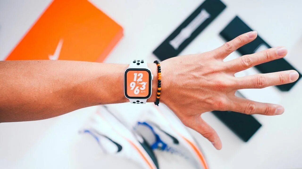 Apple watch 9 hermes. Apple watch Nike. Коллаборация найк и часы эпл. Watch Series 4 Nike. Apple watch Nike+ Series 4.