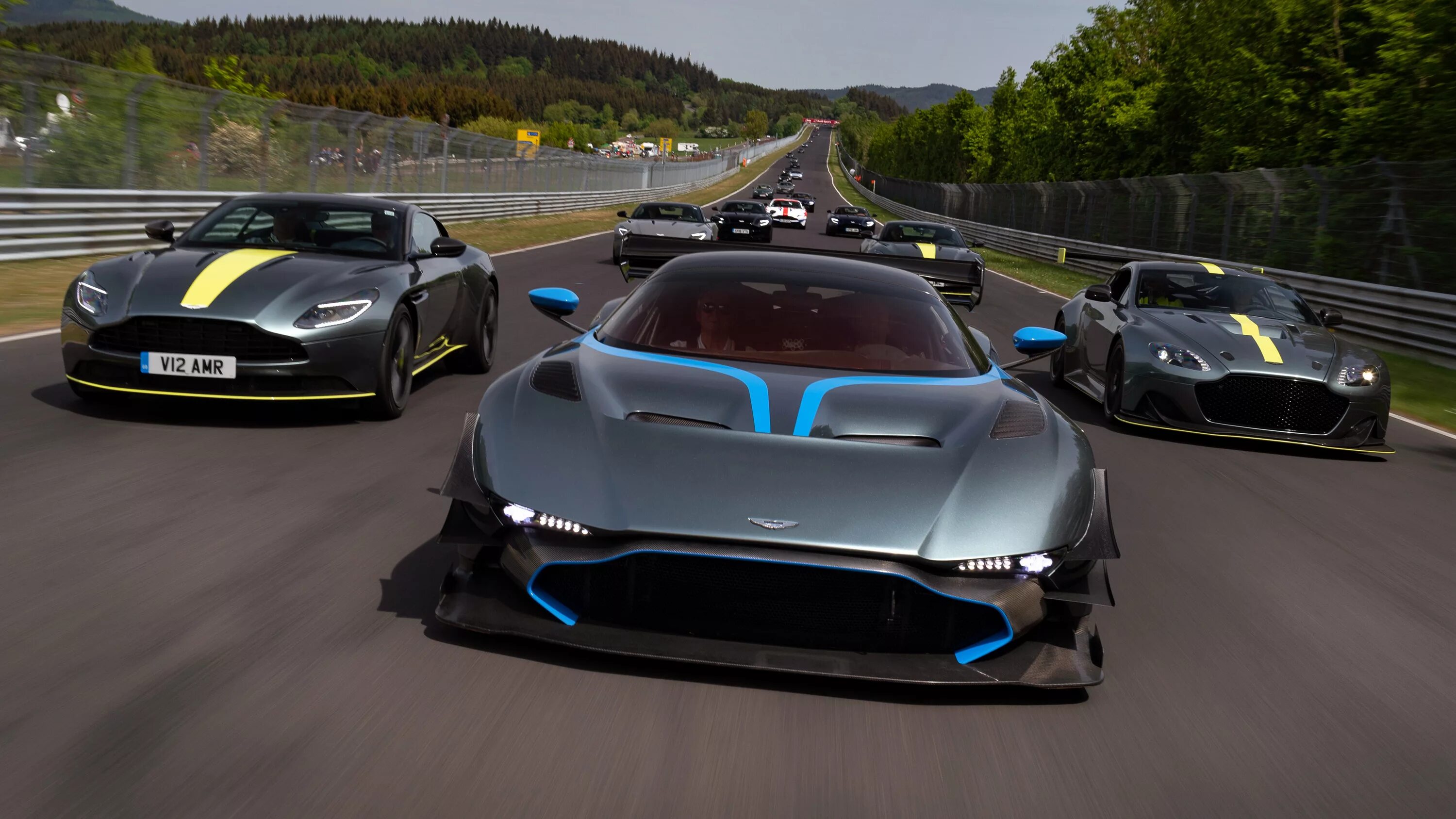 Включи представляют машины. "Aston Martin" "Vulcan" "2018" XM. Aston Martin db11 Amr. "Aston Martin" "Vulcan" "2018" ai.