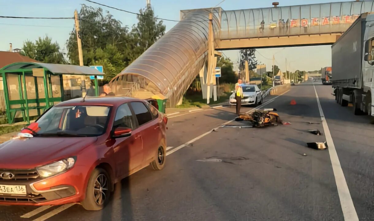 Авария в Воронеже БМВ 2021 на трассе м4. Авария на м4 Воронежская область. Авария на трассе м4 Джубга.