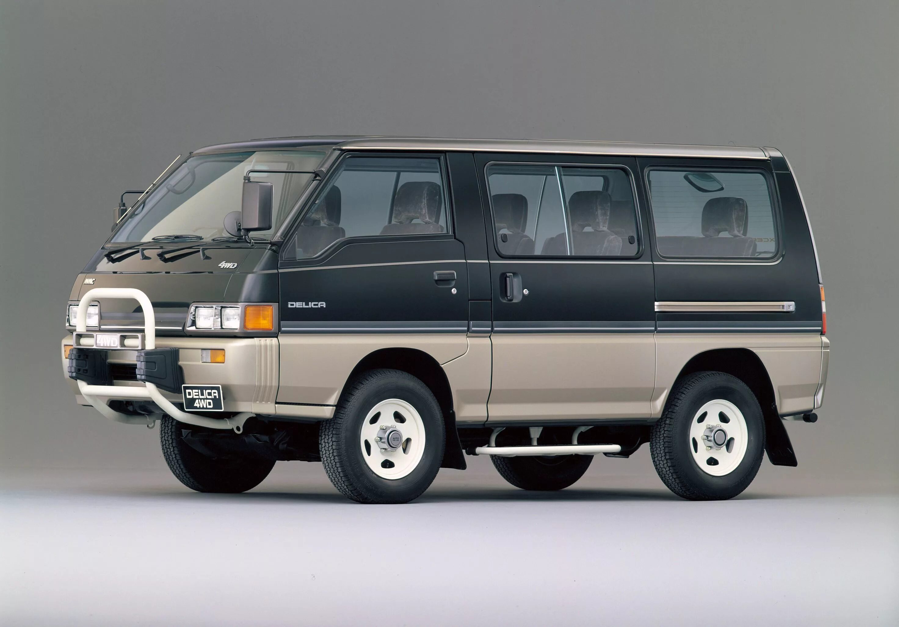 Delica продажа. Mitsubishi Delica Star Wagon 4wd. Mitsubishi Delica l300. Мицубиси Delica (l300). Mitsubishi Delica 4x4.