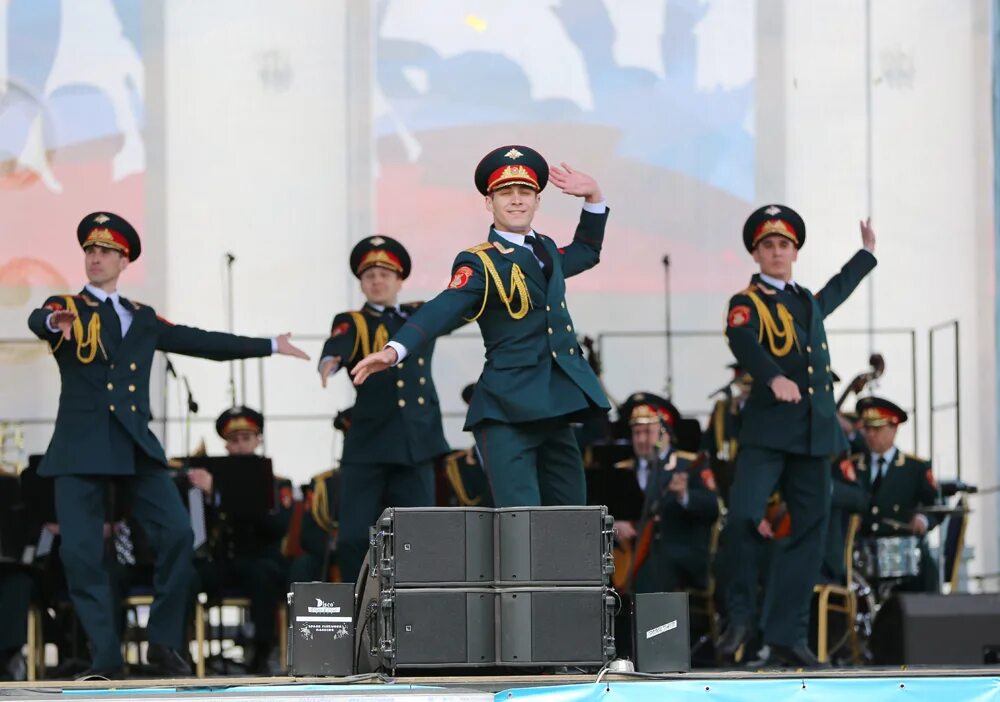 Юбилей 1 первого. Ансамбль Александрова в Воронеже 28 мая. Праздник Петра 1 в Воронеже. Виват Россия на Адмиралтейской площади. Военные праздники.