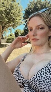 Dakota blue richards boobs