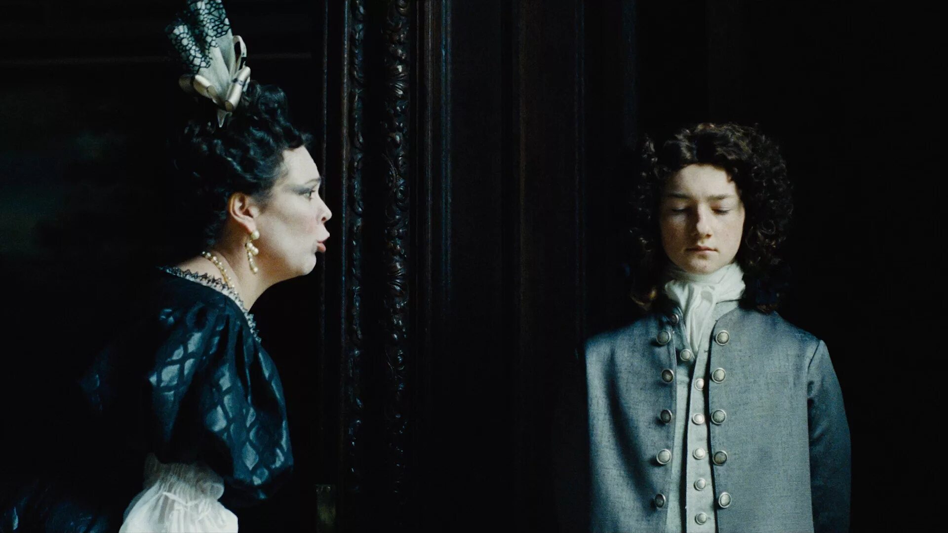 Мои любимые предметы на английском. Of course the favorite. Фильм фаворитка поцелуй эмма стоун. Оливия колман фаворитка. My little pony мемы.