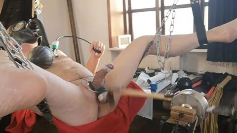Elektro stimülasyon ve makine tarafından sert tokatlama ve gaz maskesi takm...