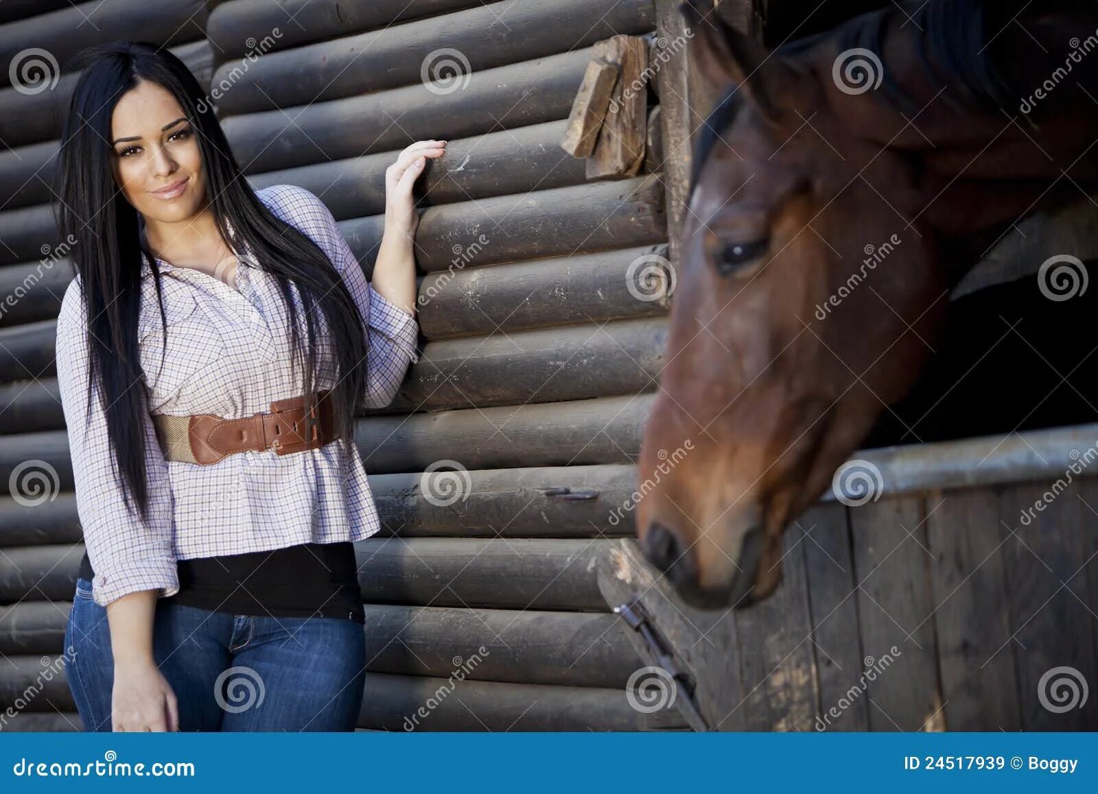Фотосессия в конюшне девушка. Фотосессия в конюшне девушка. Манга the sheikh s innocent. Stable girl читать. Stable girl читать.