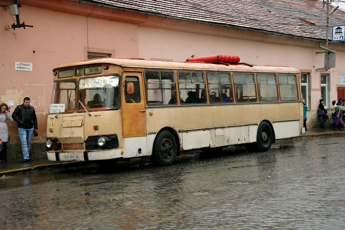 Автобусы поселок игра. ЛИАЗ 677. ЛИАЗ 677 Украина. ЛИАЗ 677 ao6961. ЛИАЗ 677 Берегово.