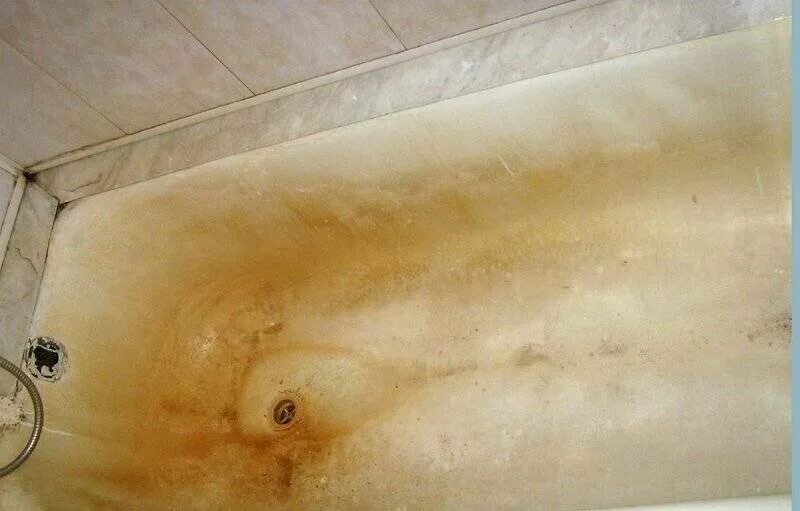 Чем отмыть налет в ванной на ванне. Старая ванна. Грязная ванна. Ржавая чугунная ванна. Налет в ванной.