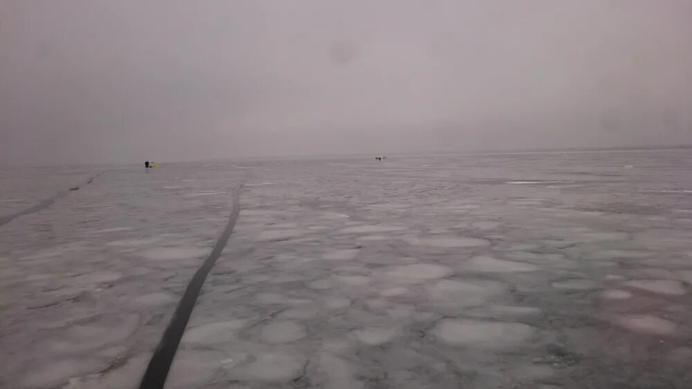Кокорево(44-ый км) (Ладожское озеро). 44 Километр Ладожское озеро. Трещины на льду Ладожского озера. Зимняя рыбалка на Ладоге в Кокорево.