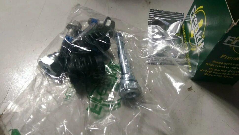 8 передний. 6. Ремкомплект суппорта шевроле круз 1. Ремкомплект направляющих суппорта авео т300. Ремкомплект суппорта круз.