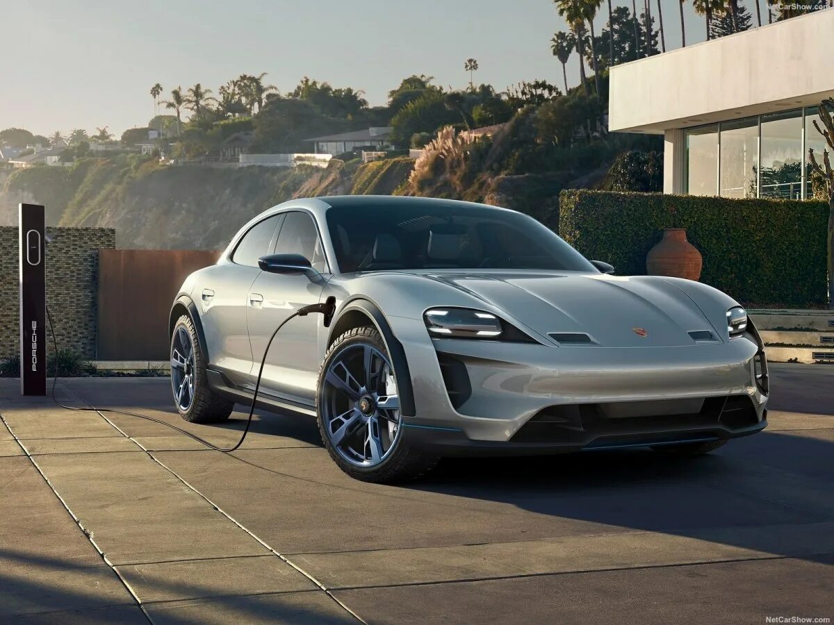Porsche taycan 2021. Порш электрически. Порше е трон. Porsche taycan turbo s. Porsche taycan turbo.