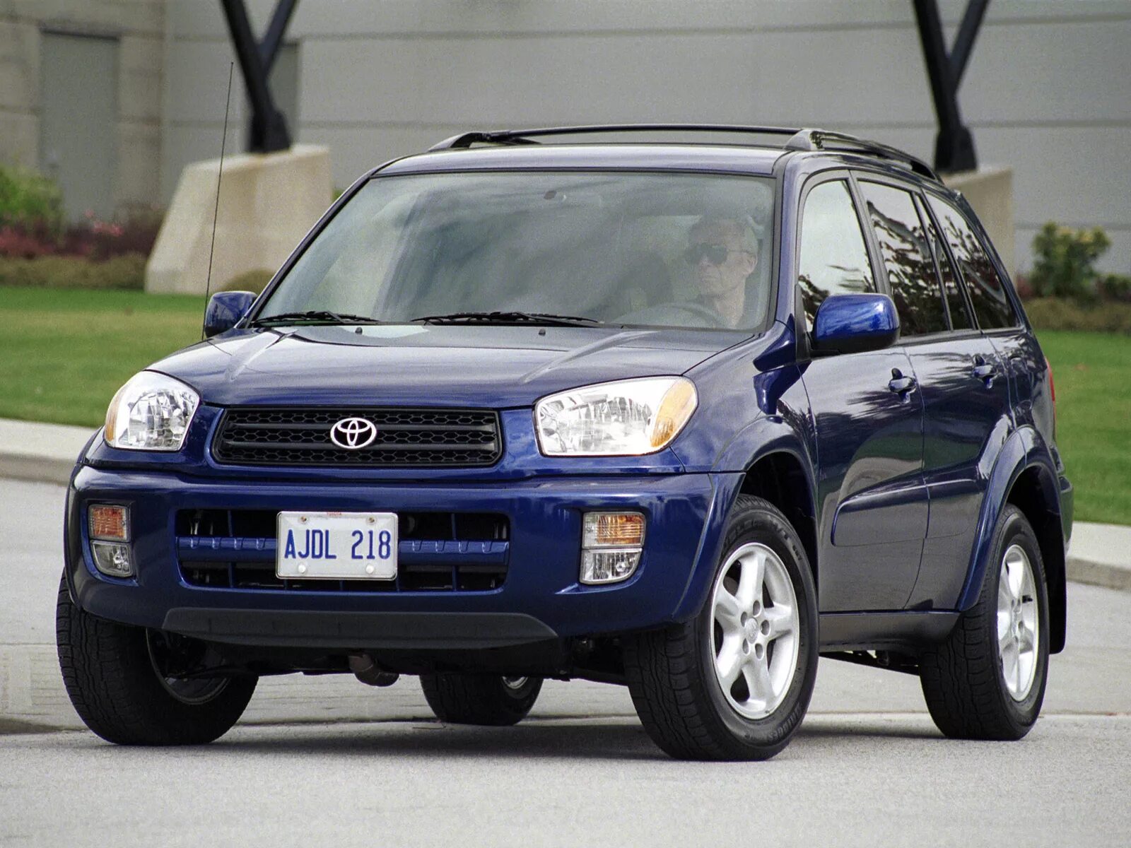 Рав 2 авто. Toyota rav4 2 поколение. toyota rav 4 ii. тойота рав 4 второе поколение. тойота рав 4 2000.