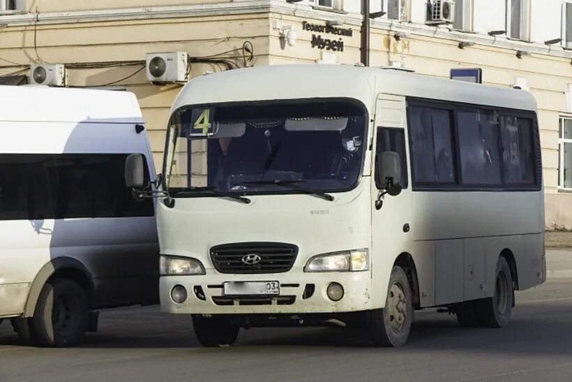 Маршрутный микроавтобус. Автобус Омск. Микроавтобус автобус фото. 16 Маршрут Улан-Удэ. 56 маршрут улан