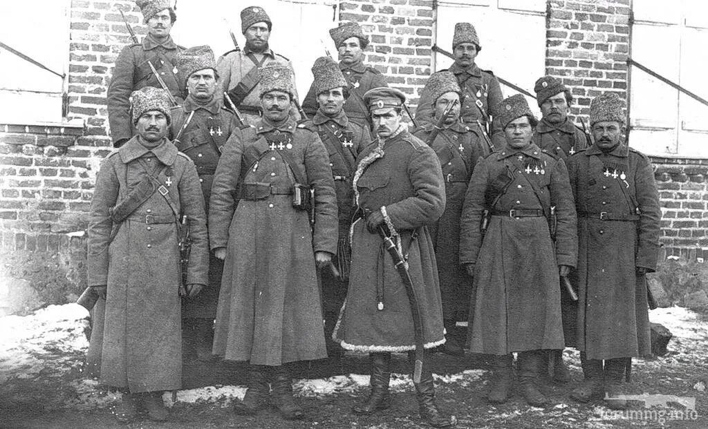 Уральские казаки 1914. Георгиевский крест кавалер 1915-1918. Казачья шинель 1914. Форма Донского казака 1914.