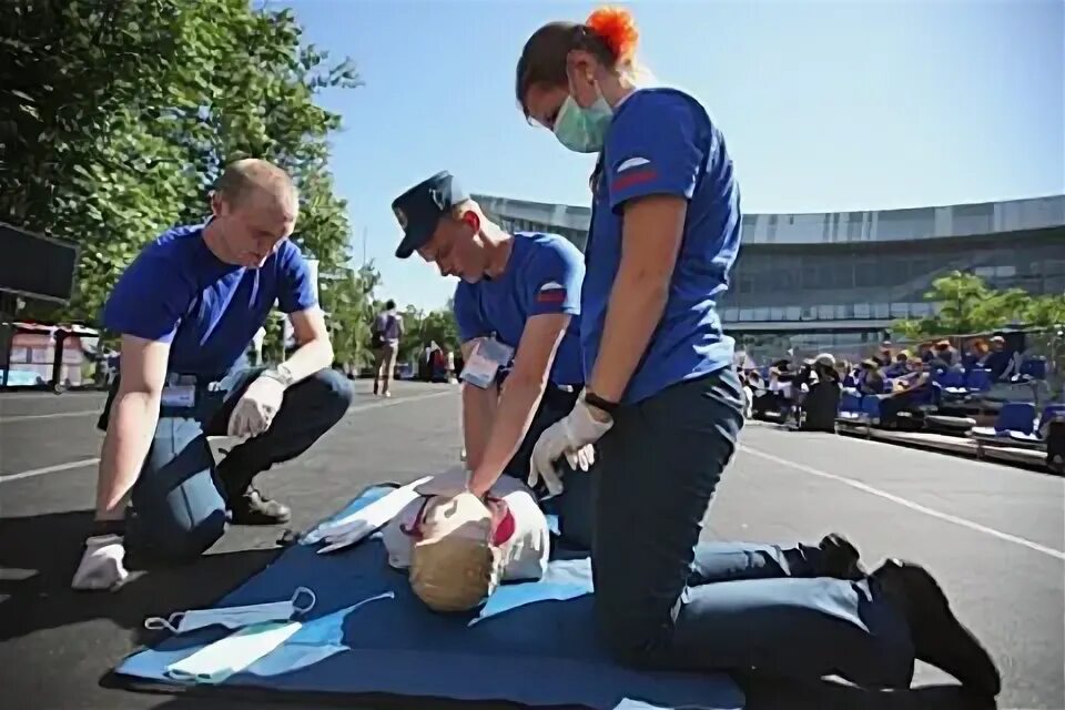 Соревнования первая помощь. Соревнования по первой помощи. Первая медицинская помощь в спорте. Оказание первой медицинской помощи на соревнованиях. Оказание первой помощи в спортзале.