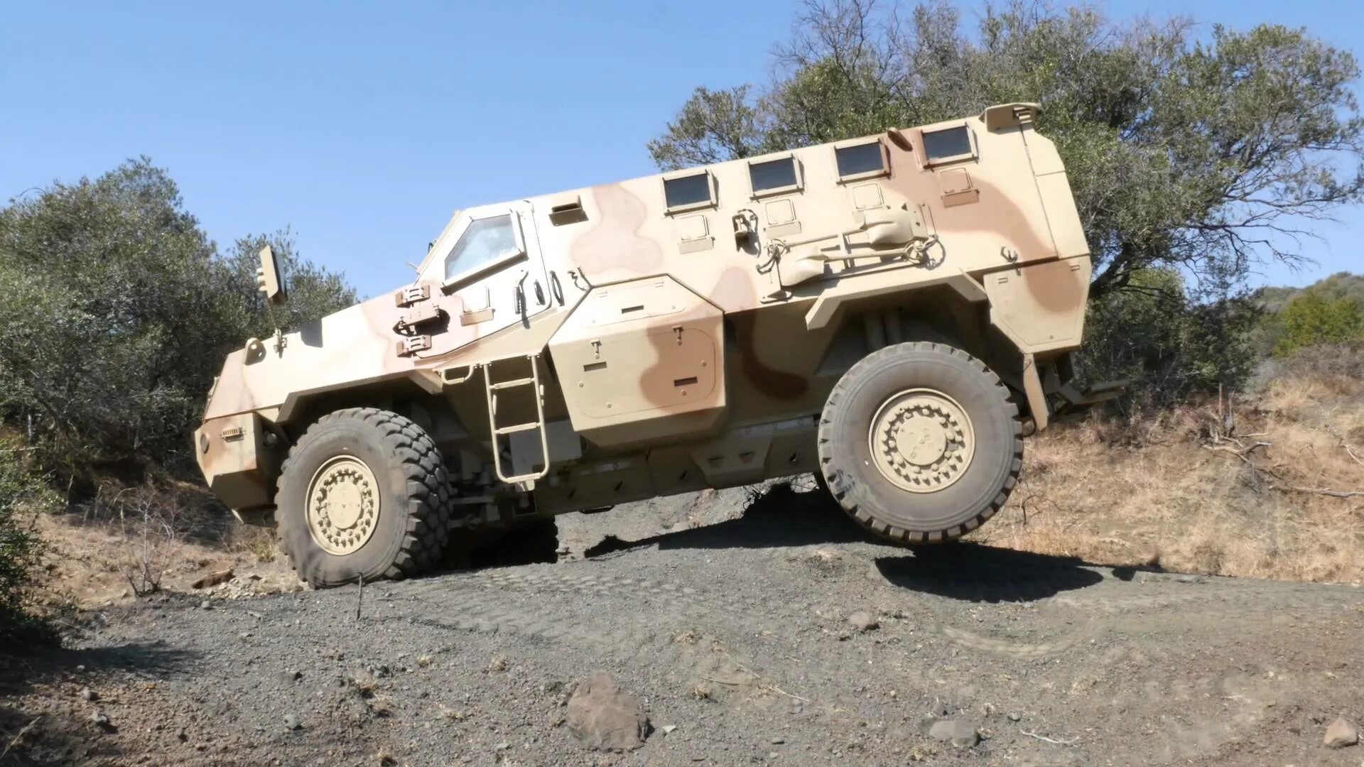 Special vehicles. Бронеавтомобиль Mbombe 4. MRAP ЮАР. Mbombe 4x4. Бронеавтомобили ЮАР.