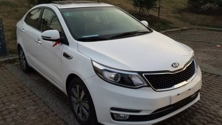 2013 Kia Rio SX 4dr Sdn Auto Features and Specs