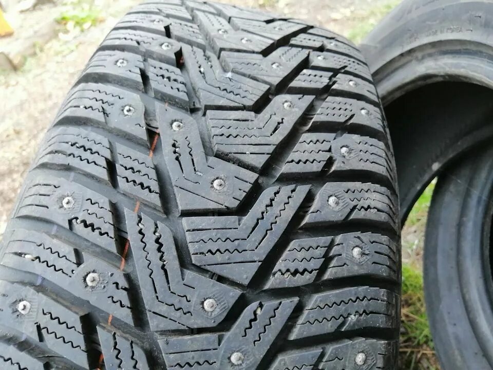 Купить шипованный ханкук. Hankook Winter i*Pike rs2 w429. Hankook Winter i Pike rs2. Hankook Winter w429. Hankook Winter i Pike rs2 w429 215/55 r17.