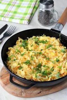 Капуста с яйцом и сосисками