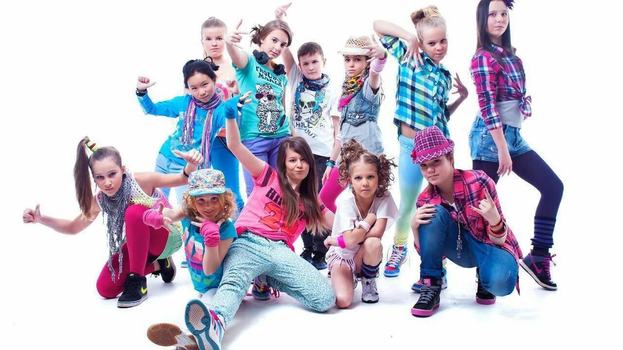 Детский танец хип хоп. Хип-хоп танцы для детей. Современные танцы. Танцы хип хоп. Подростки танцуют.