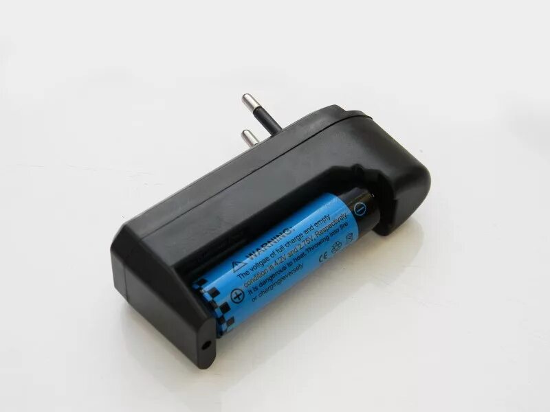 Зарядное устройство для аккумуляторов 3.7 v. Зарядка для акб 18650. зу для акб 18650. зарядка для батареек 18650. зарядное устройство для li-ion аккумуляторов 18650.