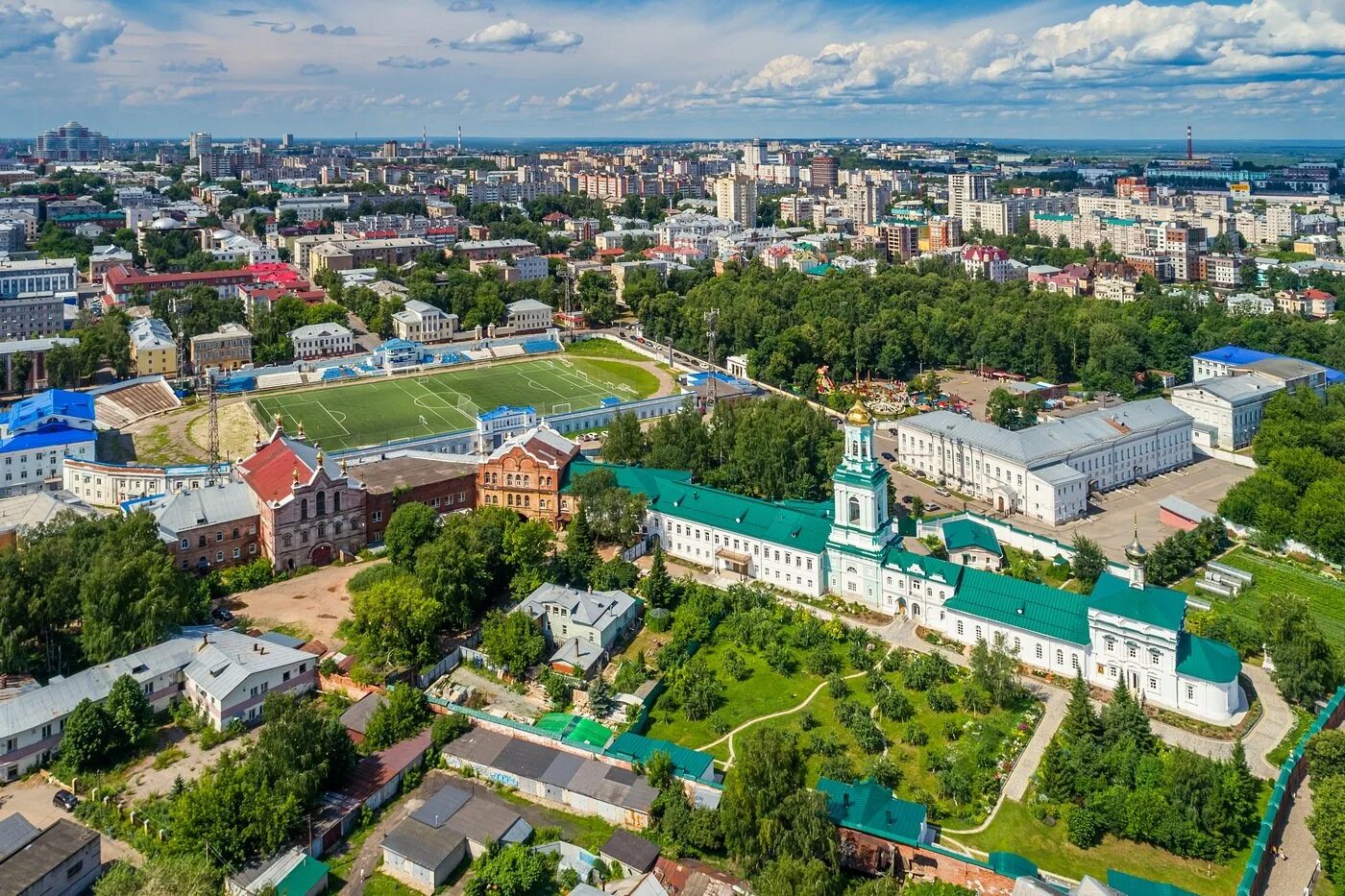 Н п киров. Киров с высоты птичьего полета. Город Киров Вятка. Преображенский женский монастырь Киров. Город Киров с высоты.