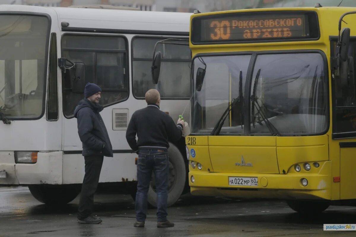 Рокоссовского автобусов псков. Псков транспорт. псковпассажиравтотранс новые автобусы. автобусы псков ретро. график движения пассажирского транспорта с 1 октября в костроме.