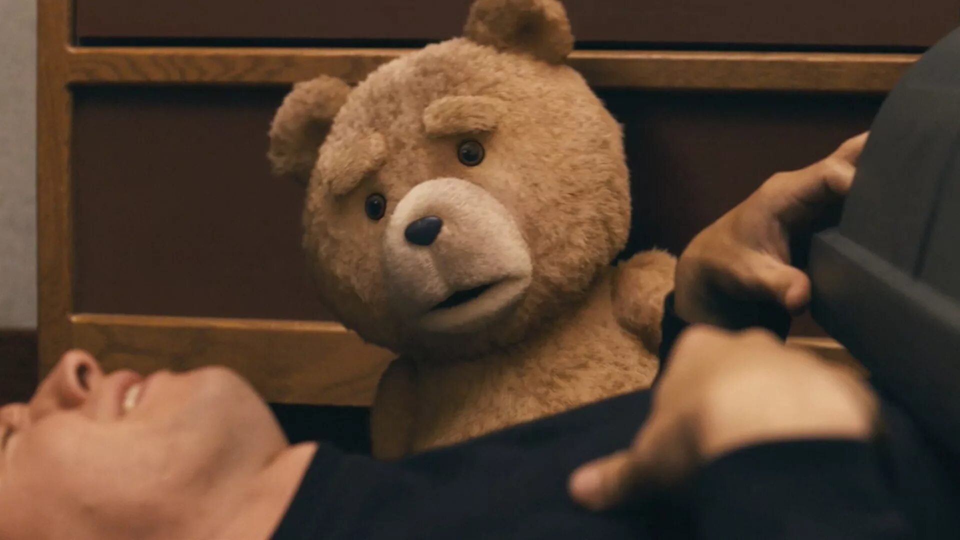 Третий лишний 1080. Тед (третий лишний). Ted 2012.